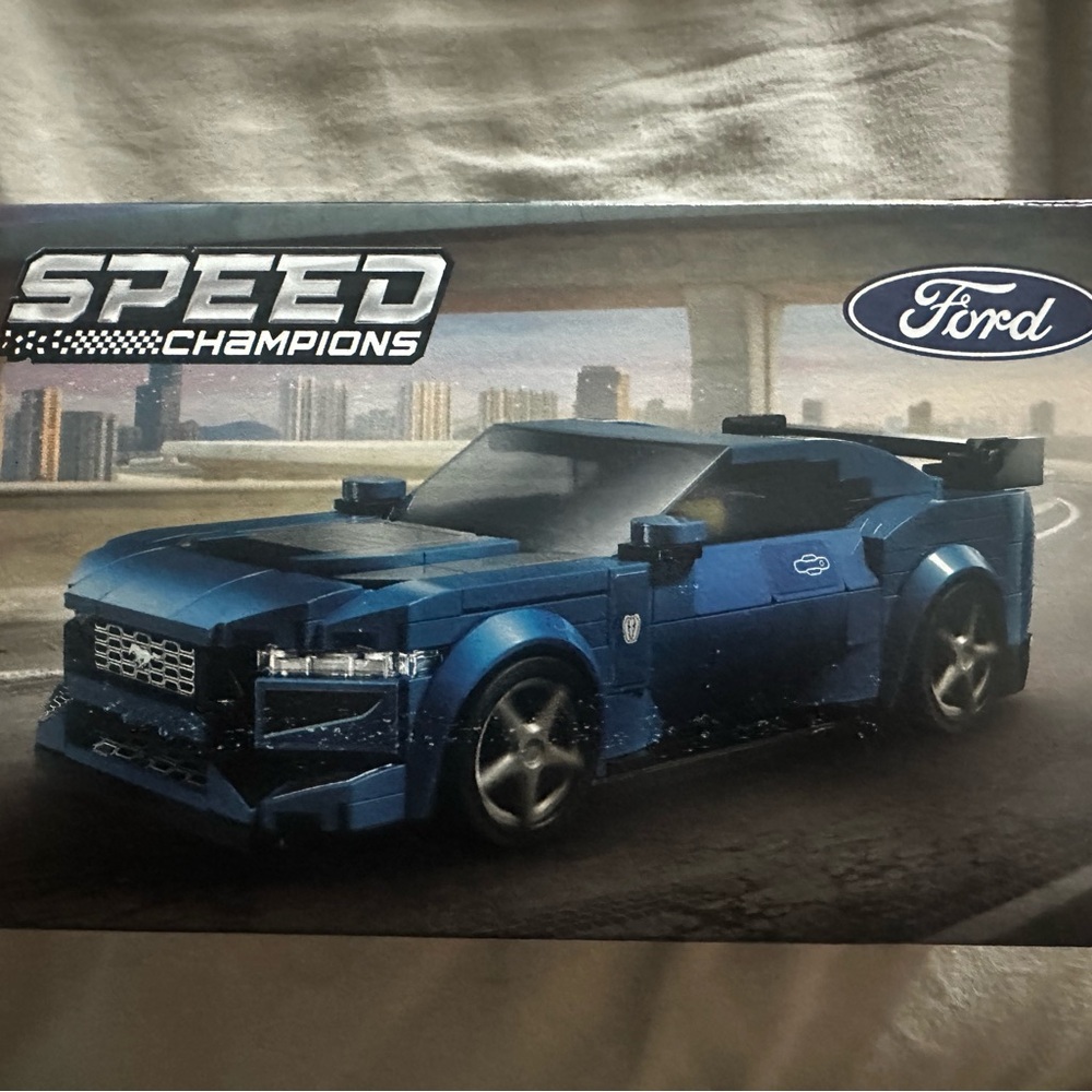 Lego - Picture 2 of 5